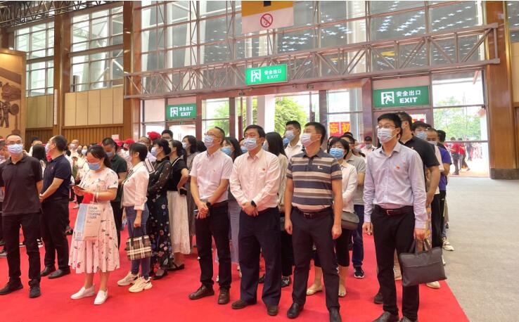 尊龍凱時集團組織參觀四川省慶祝中國共產(chǎn)黨成立100周年主題展覽