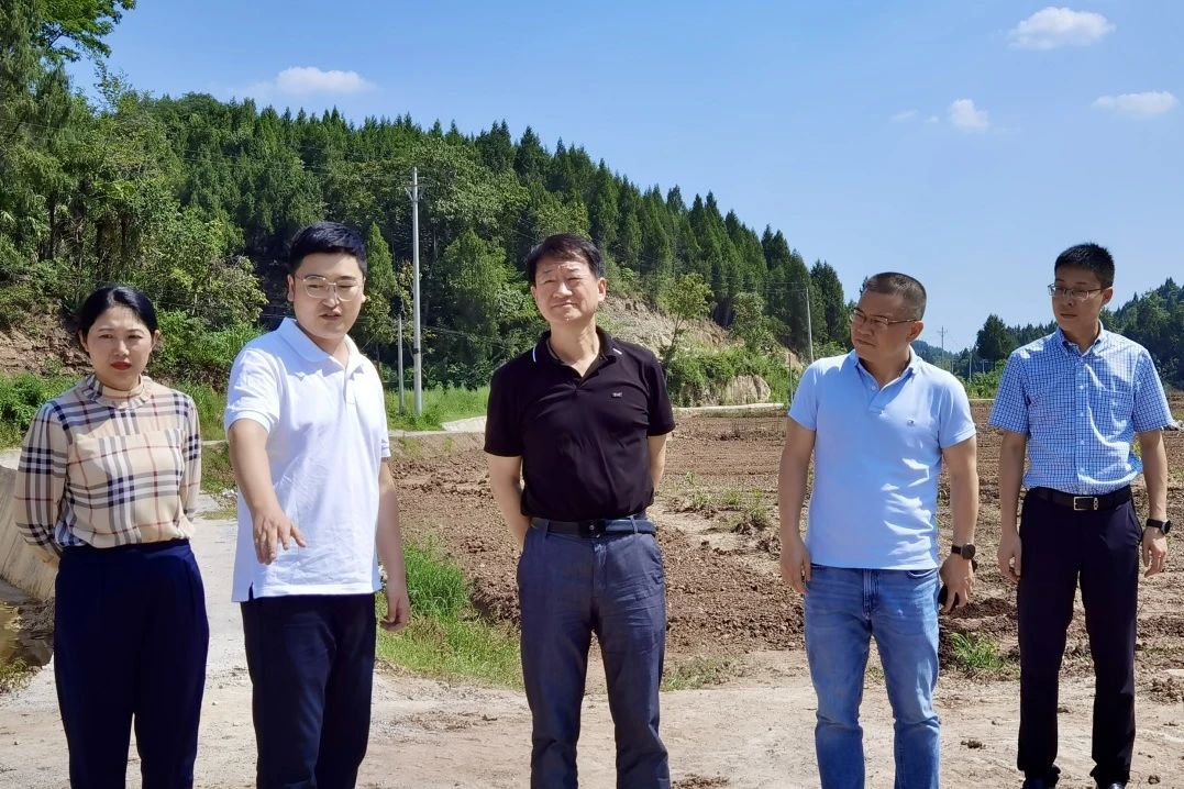 省尊龍凱時集團(tuán)黨委書記、董事長任丁率隊赴巴中南充兩地開展幫扶工作